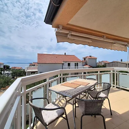 Appartement Nikaroni-1 By Interhome