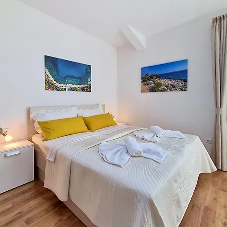 Nikaroni-1 By Interhome Appartement