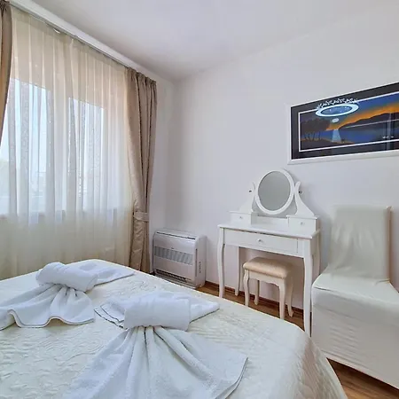 Apartmán Nikaroni-1 By Interhome *
